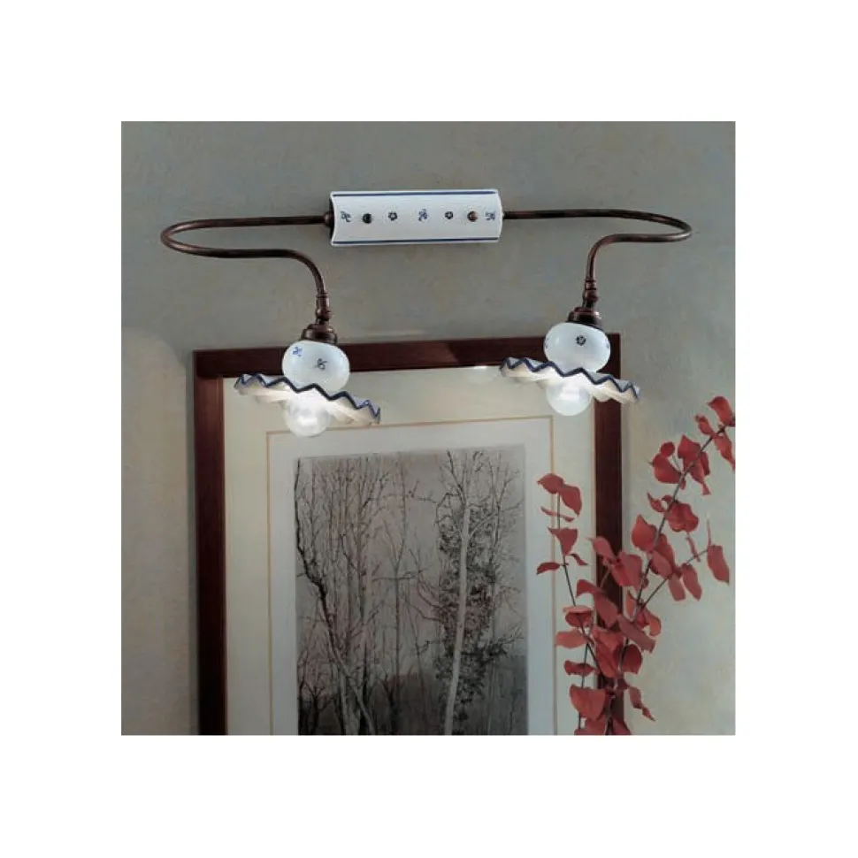 Roma, Applique Di Ferroluce, Decorata A Mano Con Fantasie Stile Classico.