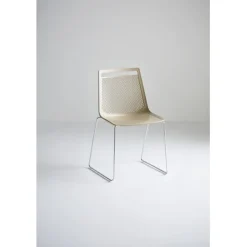 Sedia A Slitta Akami S Dall'Ampia Gamma Di Colori E Finiture