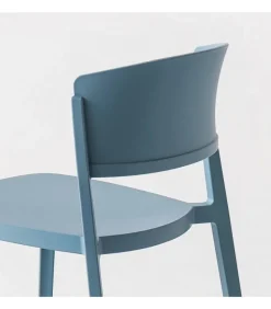 Sedia Abuela Di Gaber, Realizzata Interamente In Italia In Tecnopolimero Per Outdoor.