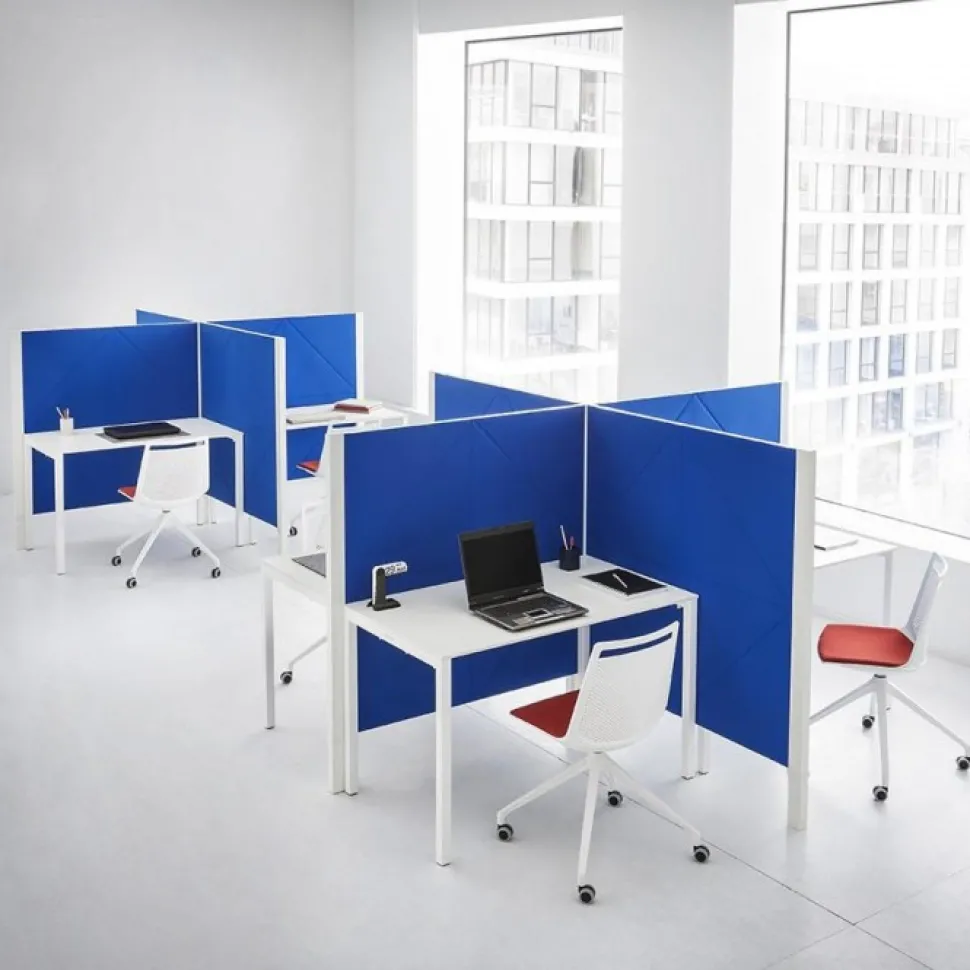 Sedia Akami Girevole Sofisticata Ed Assolutamente Confortevole