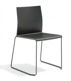 Sedia Artesia Con Struttura A Slitta In Filo E Struttura In Tecnopolimero.