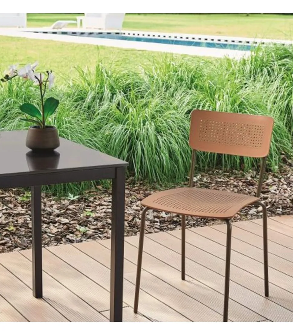 Sedia Con Struttura In Acciaio Laccato