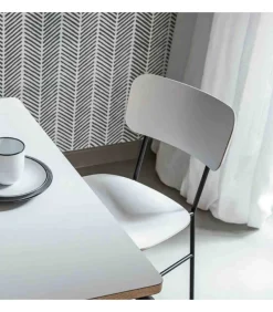 Sedia Con Struttura In Metallo E Seduta In Legno Ed Imbottita