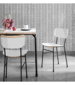 Sedia Con Struttura In Metallo E Seduta In Legno Ed Imbottita