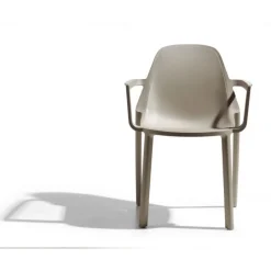 Sedia Da Giardino Piu Di Scab, Realizzata Interamente In Italia In Tecnopolimero Per Outdoor.