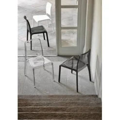 Sedia Futura In Super Resistente Policarbonato.