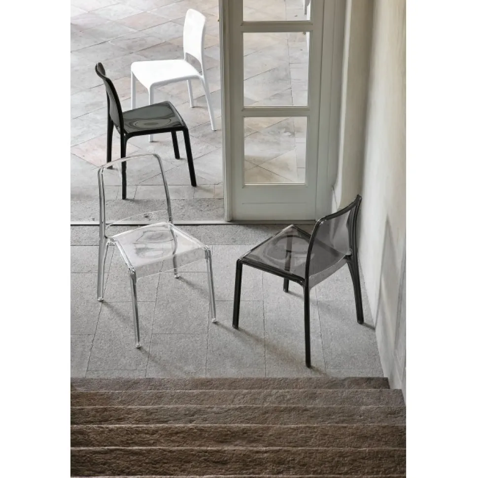 Sedia Futura In Super Resistente Policarbonato.