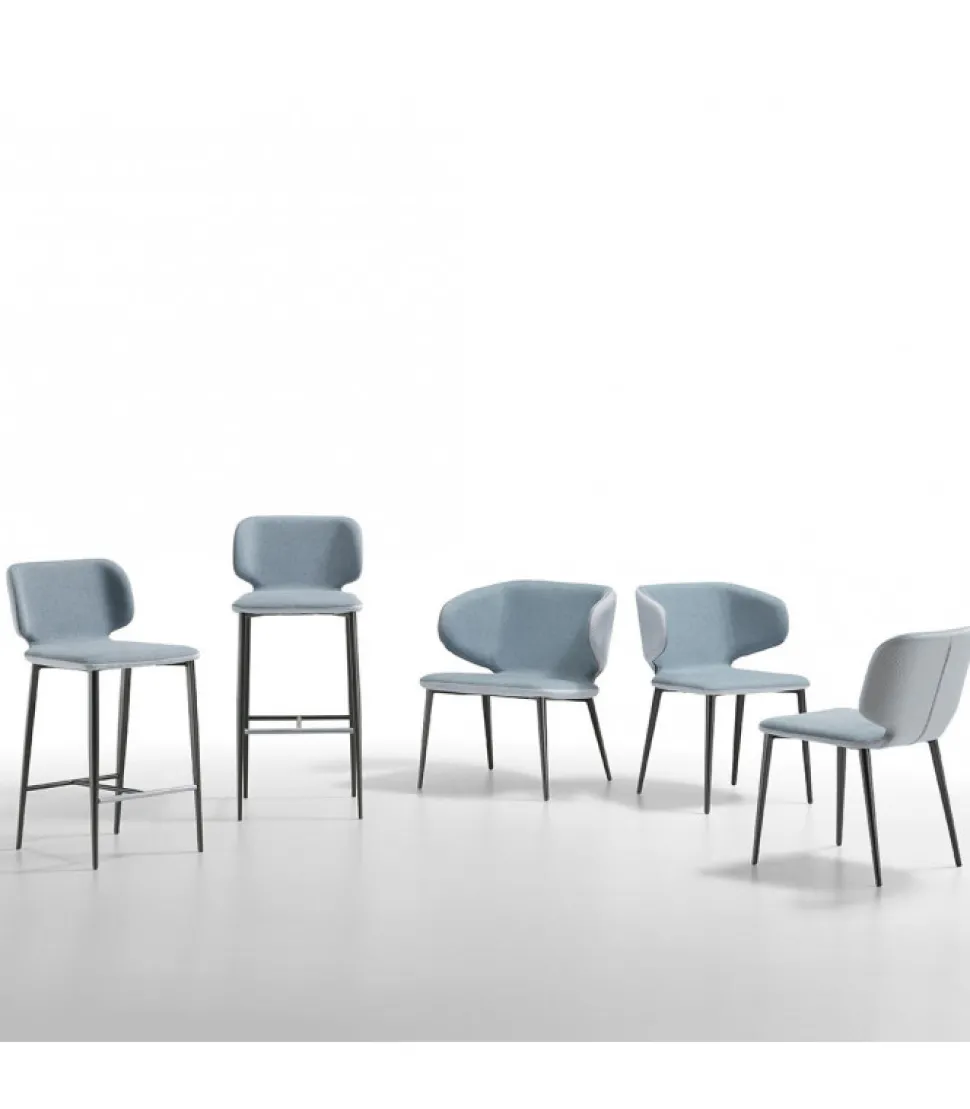 Sedia Imbottita Disponibile Con Gambe In Legno E Metallo Laccati Vari Colori