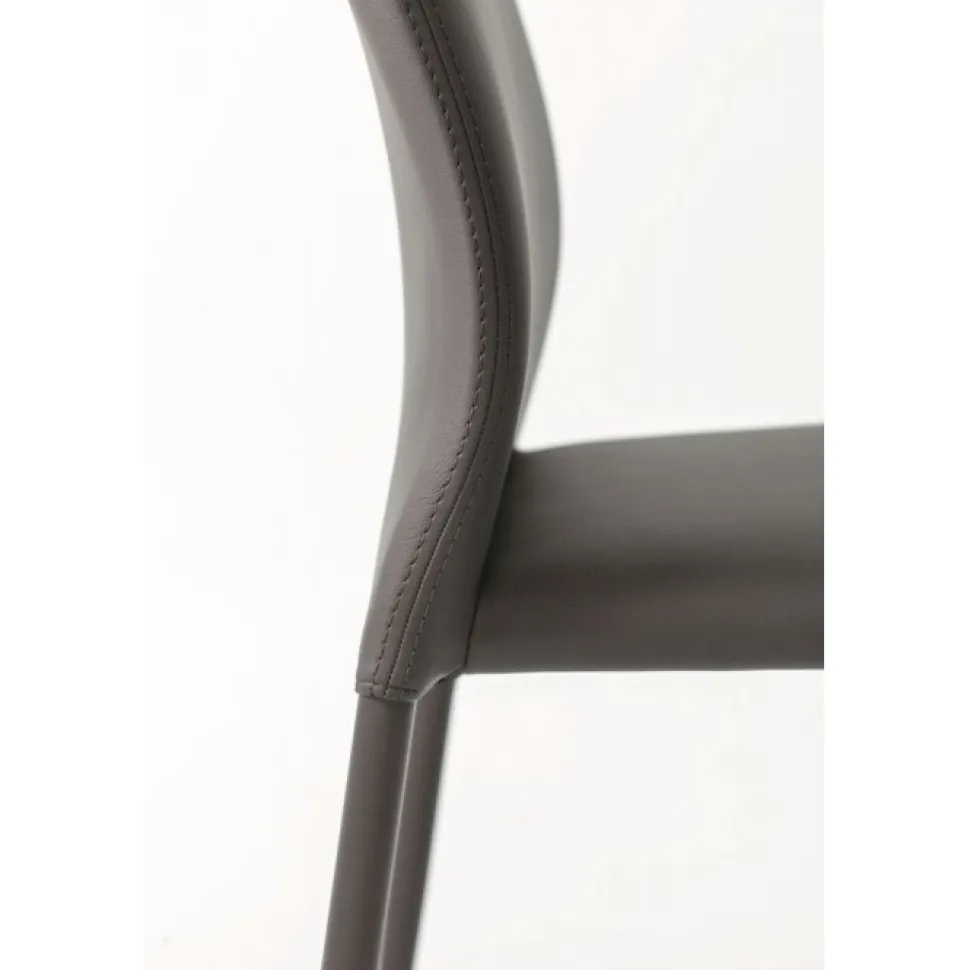 Sedia Imbottita Kendra,Rivestita In Ecopelle Con Gambe In Metallo