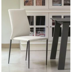 Sedia Imbottita Kendra,Rivestita In Ecopelle Con Gambe In Metallo