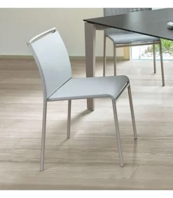 Sedia Impilabile Con Struttura In Acciaio Laccato