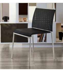 Sedia Impilabile Con Struttura In Acciaio Laccato