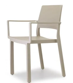 Sedia Kate Di Scab, Realizzata Interamente In Italia In Tecnopolimero Per Outdoor.