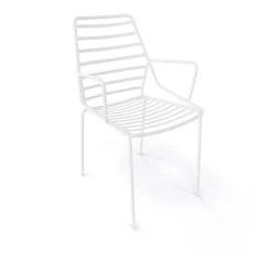 Sedia Link In Metallo Colorato E Con Un Estetica Moderna Ma Di Memoria