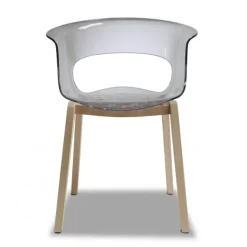 Sedia Miss Di Scab, Interamente Progettata E Realizzata In Italia, Con Scocca In Policarbonato E Gambe In Faggio.