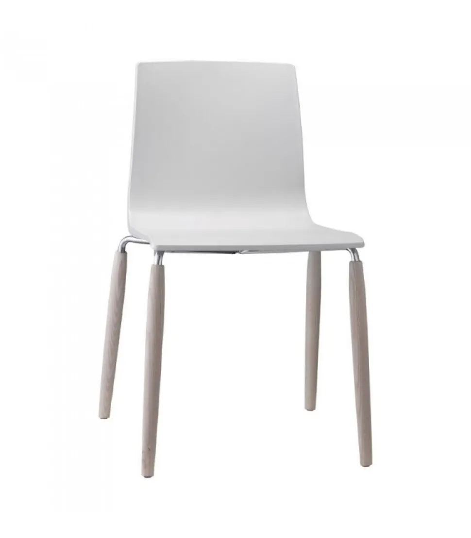 Sedia Natural Alice, Con Gambe Disponibili In Frassino Sbiancato O In Faggio Wenge, Scocca In Tecnopolimero.