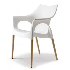 Sedia Natural Ola Di Scab, Progettata E Realizzata In Italia. E Dotata Di Braccioli Per Un Massimo Comfort.