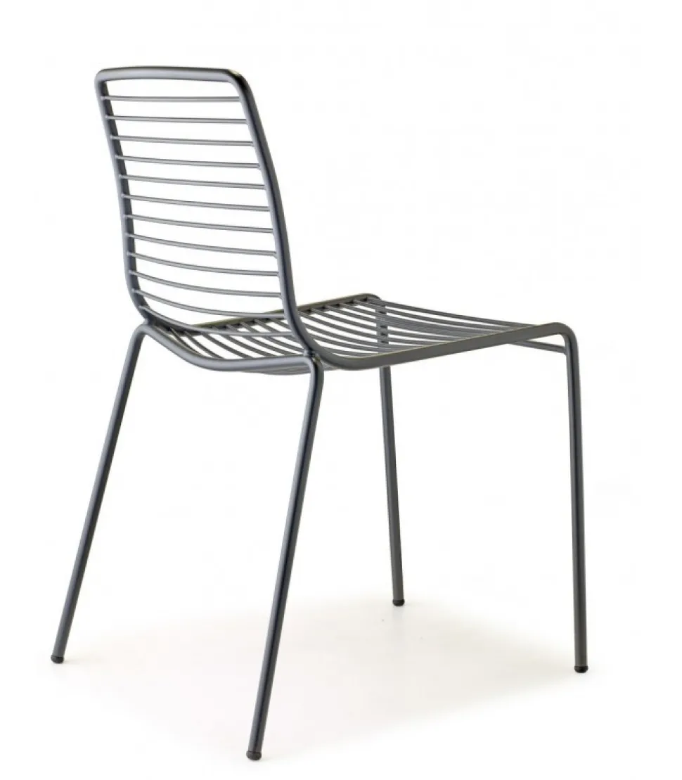 Sedia Per L'Outdoor Summer Di Scab, Realizzata In Italia In Acciaio Zincato E Verniciato.
