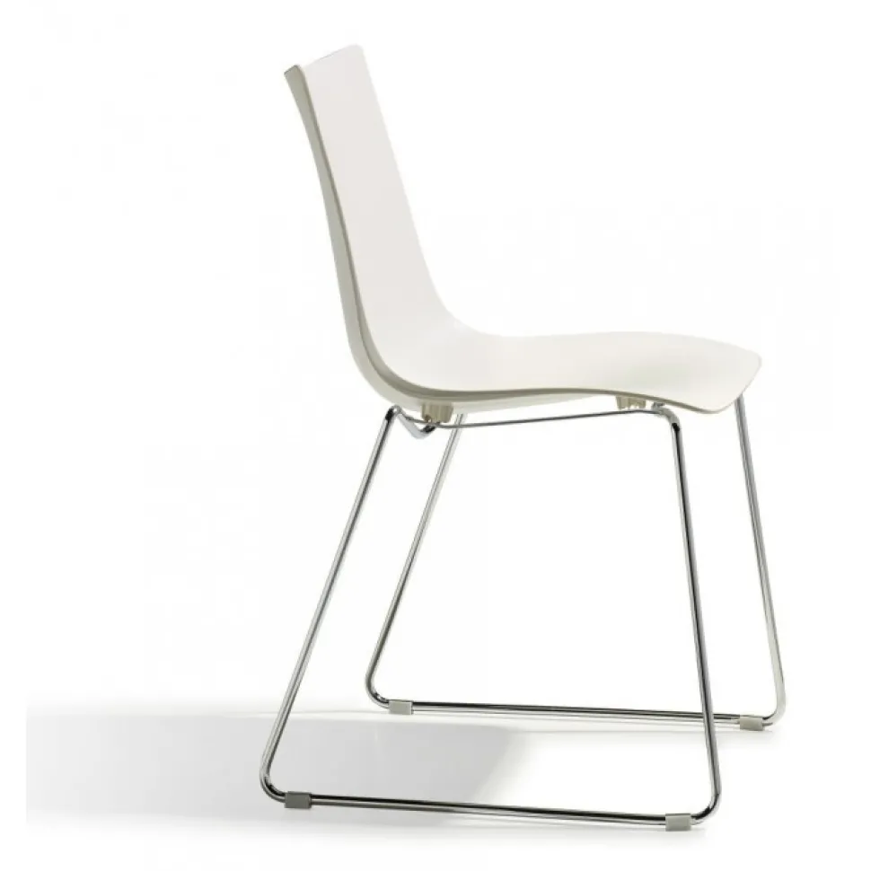 Sedia Zebra 2618 Di Scab, Con Gambe A Slitta In Acciaio E Monoscocca In Tecnopolimero. Made In Italy.