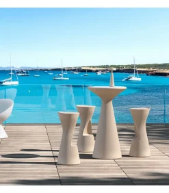 Sgabello Da Giardino In Polietilene, Accessoriabile Di Luce A Led E Kit Di Fissaggio.