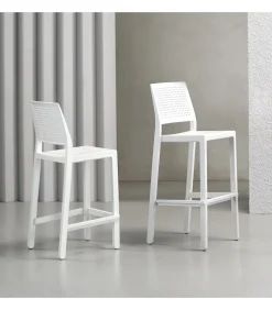 Sgabello Emi Di Scab, In Tecnopolimero Rinforzato In Fibra Di Vetro Per L'Outdoor.