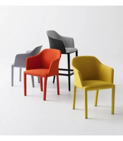 Sgabello Manaa St Con Seduta Imbottita E Rivestita.