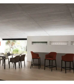 Sgabello Manaa St Con Seduta Imbottita E Rivestita.