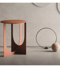 Tavolino Rotondo Di Design In Lamiera