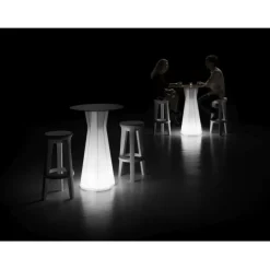 Tavolo Alto Per Bar Frozen Table In Polietilene E Colorato