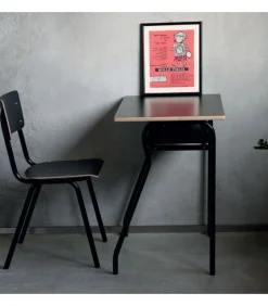 Tavolo Con Il Piano In Melaminico