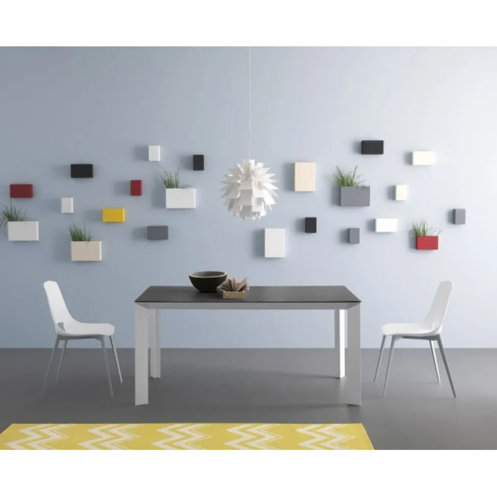 Tavolo Diamante Allungabile Con Basamento In Metallo