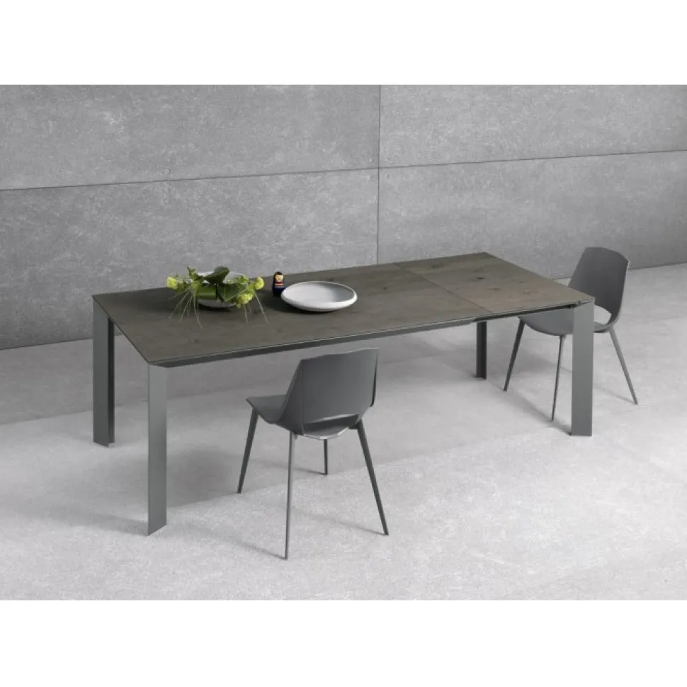 Tavolo Diamante Allungabile Con Basamento In Metallo