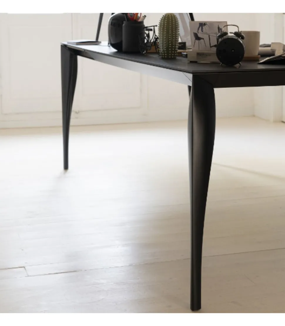 Tavolo Marilyn Con Struttura In Acciaio.