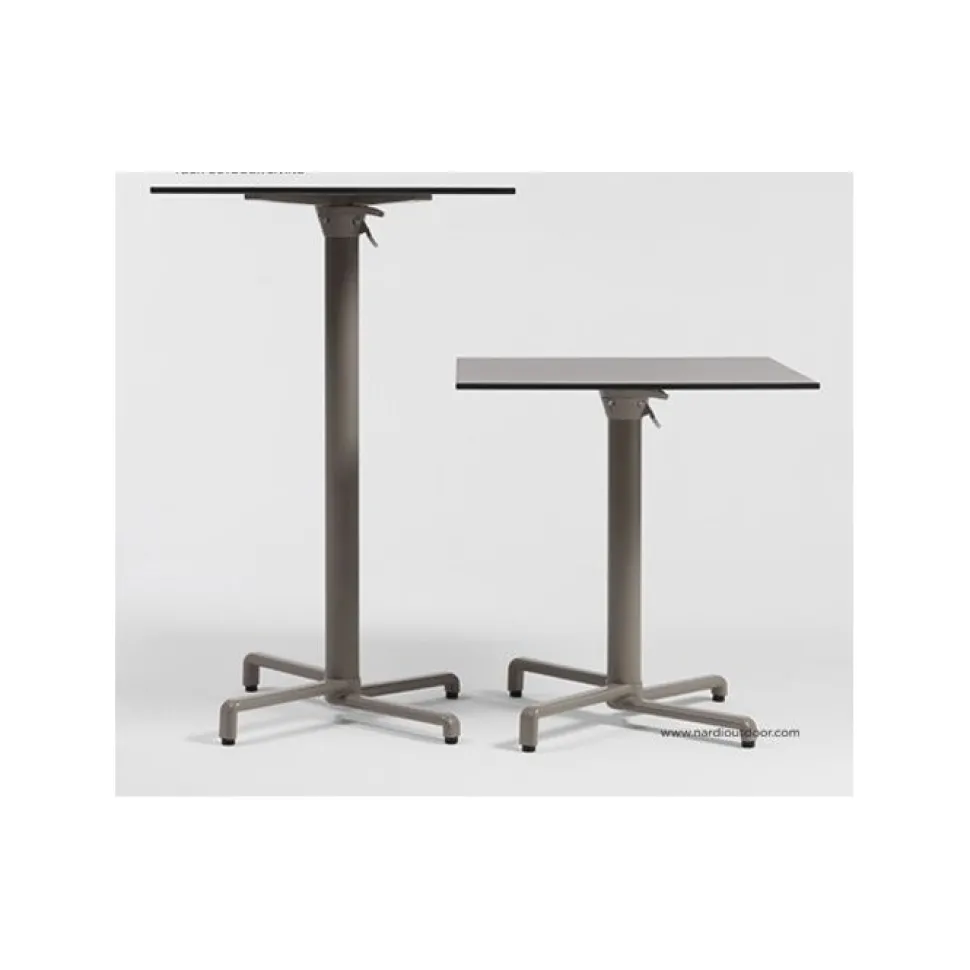 Tavolo Quadrato Per Esterni Impilabile E Ribaltabile