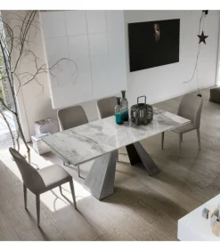 Tavolo Taurus In Metallo Verniciato O Spazzolato.