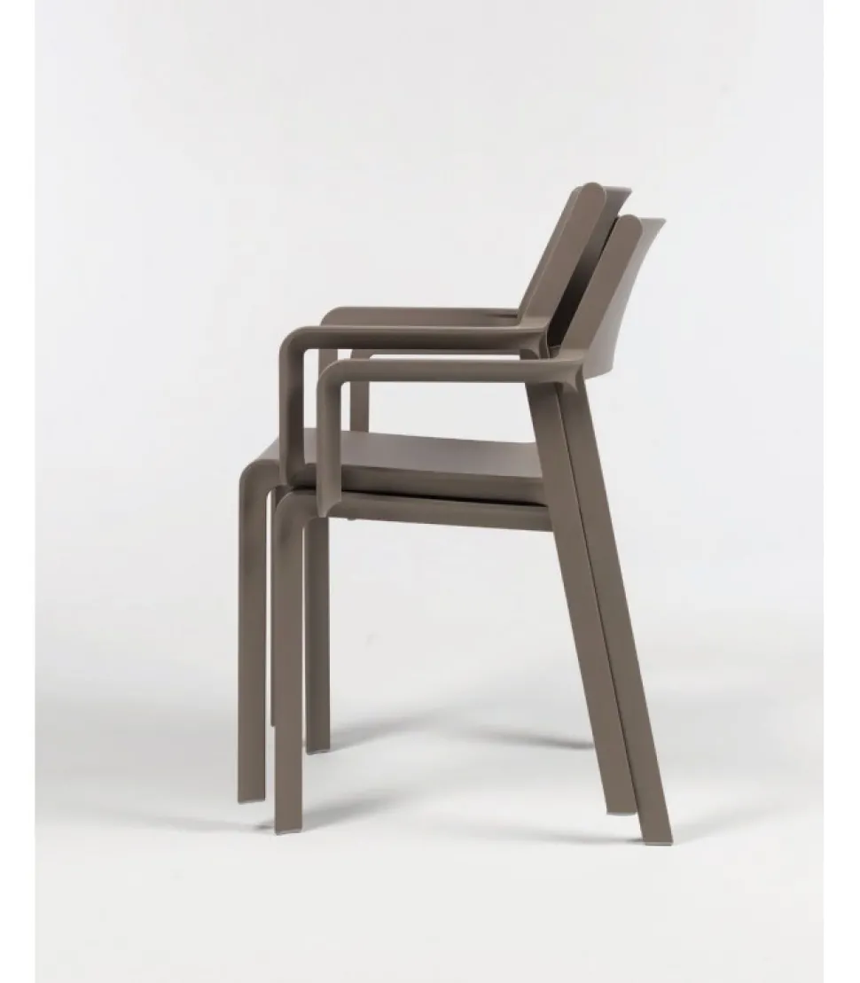 Trill, La Sedia Con Braccioli Per Interni Ed Esterni In Polipropilene Rinforzato In Fibra Di Vetro