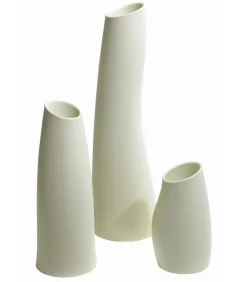 Vaso Madame Di Plust In Polietilene, Disponibile In Tre Dimensioni E Due Colori.